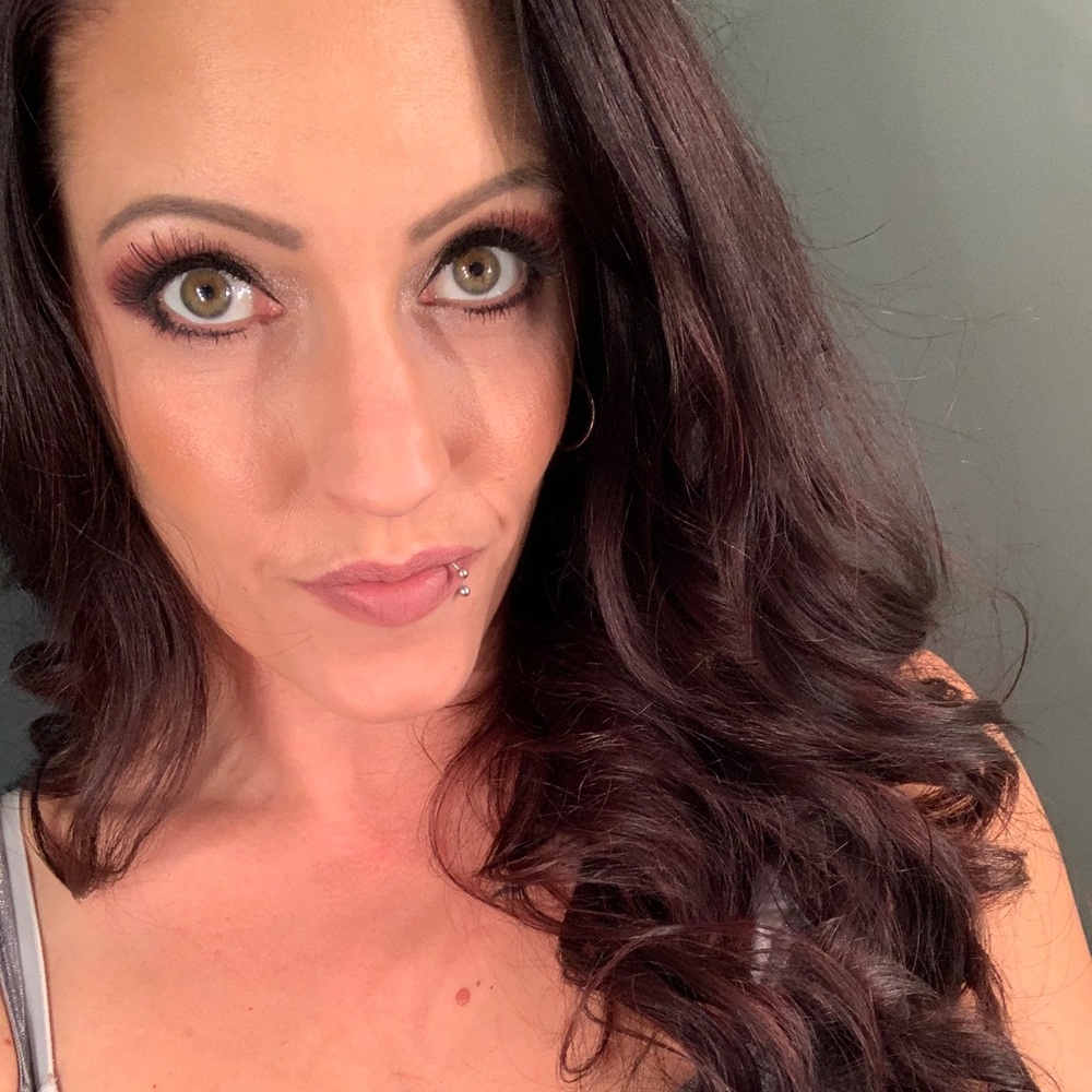 Meet your Posher, Stephany